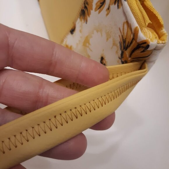 New Sunflower theme Vinyl trim Clutch travel make-up bag Wristlet cosmetics case - Picture 5 of 8